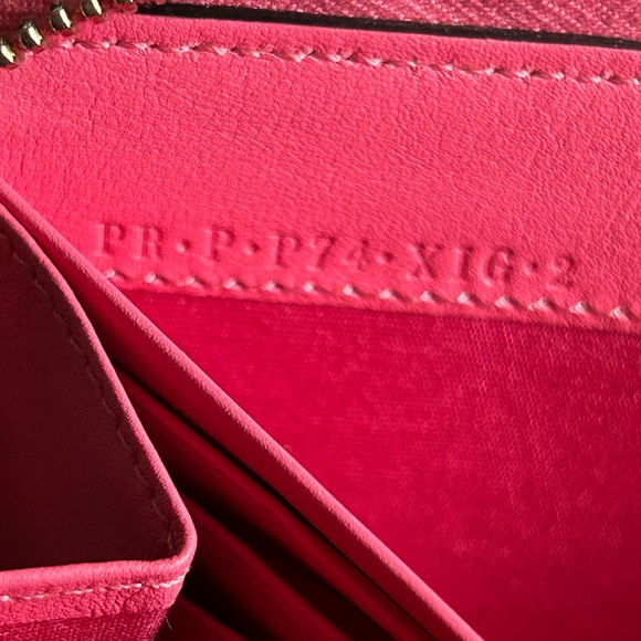 Valentino Garavani Excellent Condition Pink Rock Stud Pink Flap Bag - Picture 10 of 14